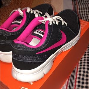 Nike revolution 3 (GS)